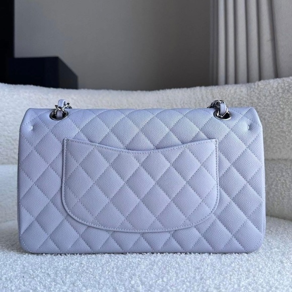 Chanel Medium - Picture 4 of 4